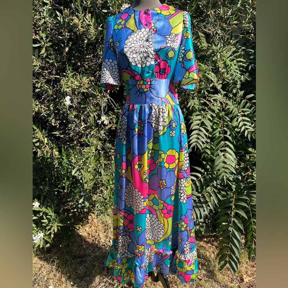 Vintage 60’s/70’s psychedelic maxi dress